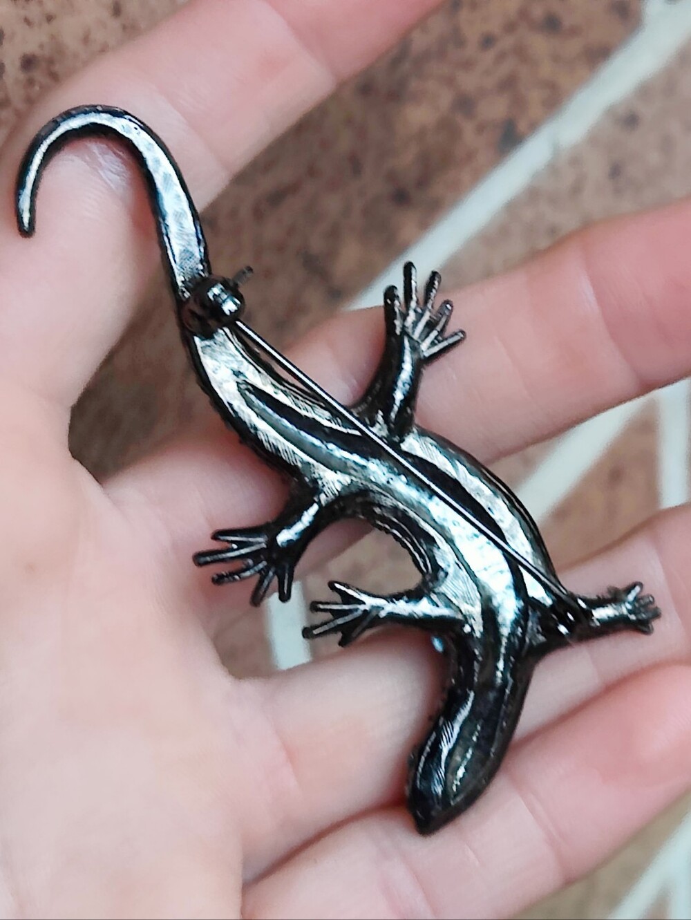 🦎 Large Blue Crystalnlizard Pin - Picture 3 of 3